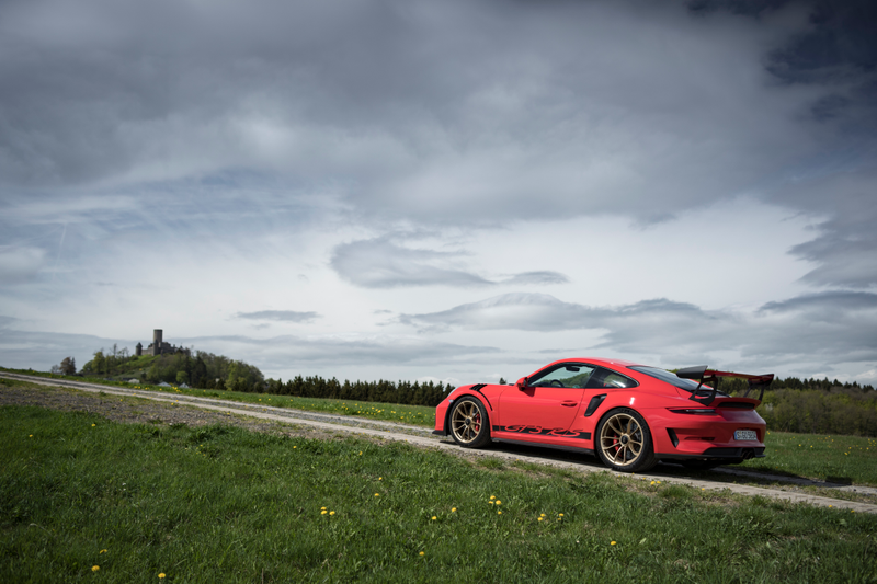 Illustration for article titled Put These Very Good 2019 Porsche 911 GT3 RS Photos In Your Life